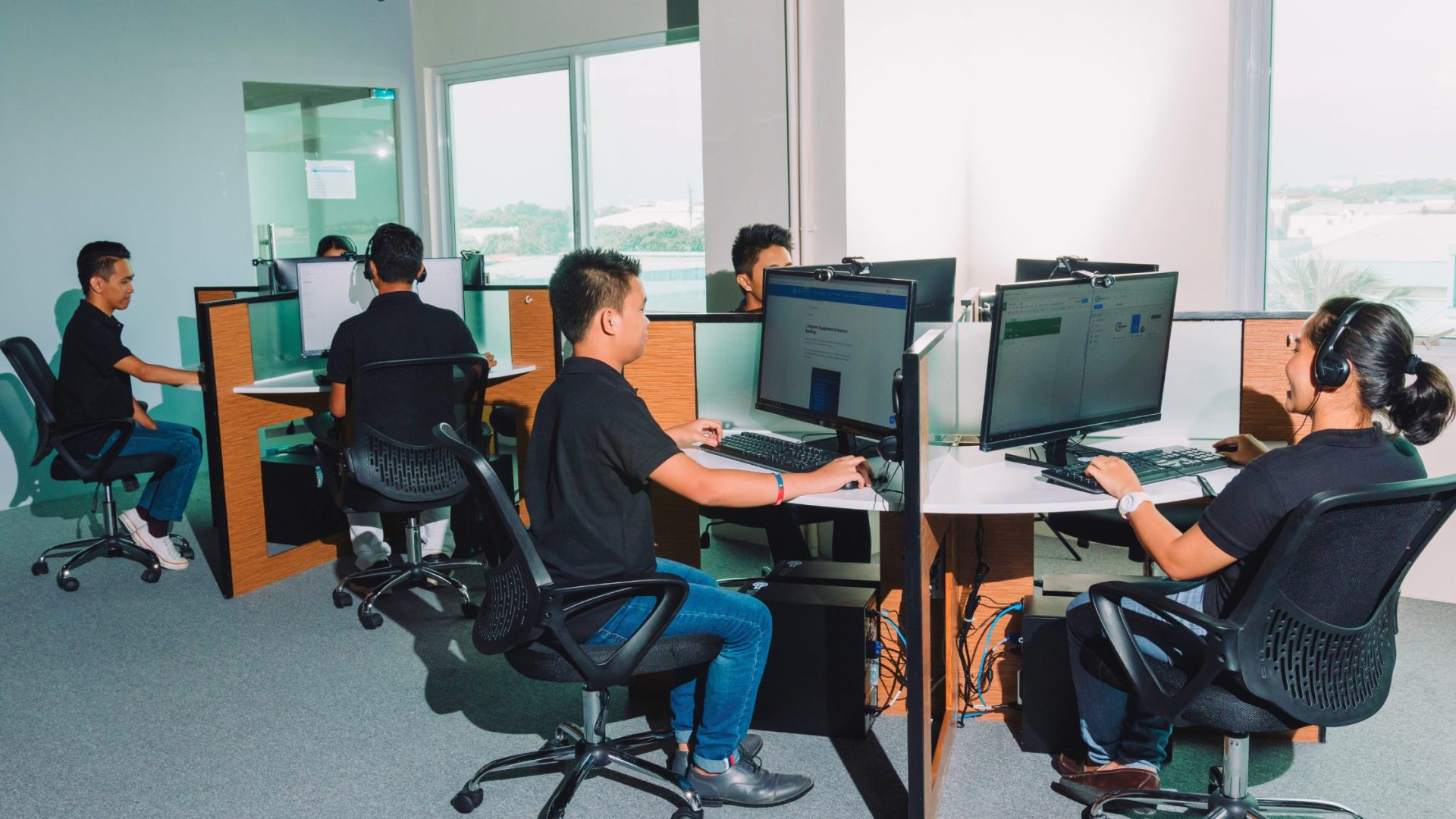 Revolutionizing Customer Service: How Outsourced Contact Centers Drive Loyalty and Growth